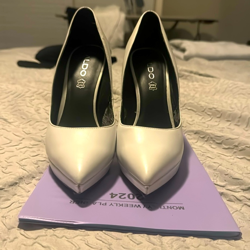 Classic white pump